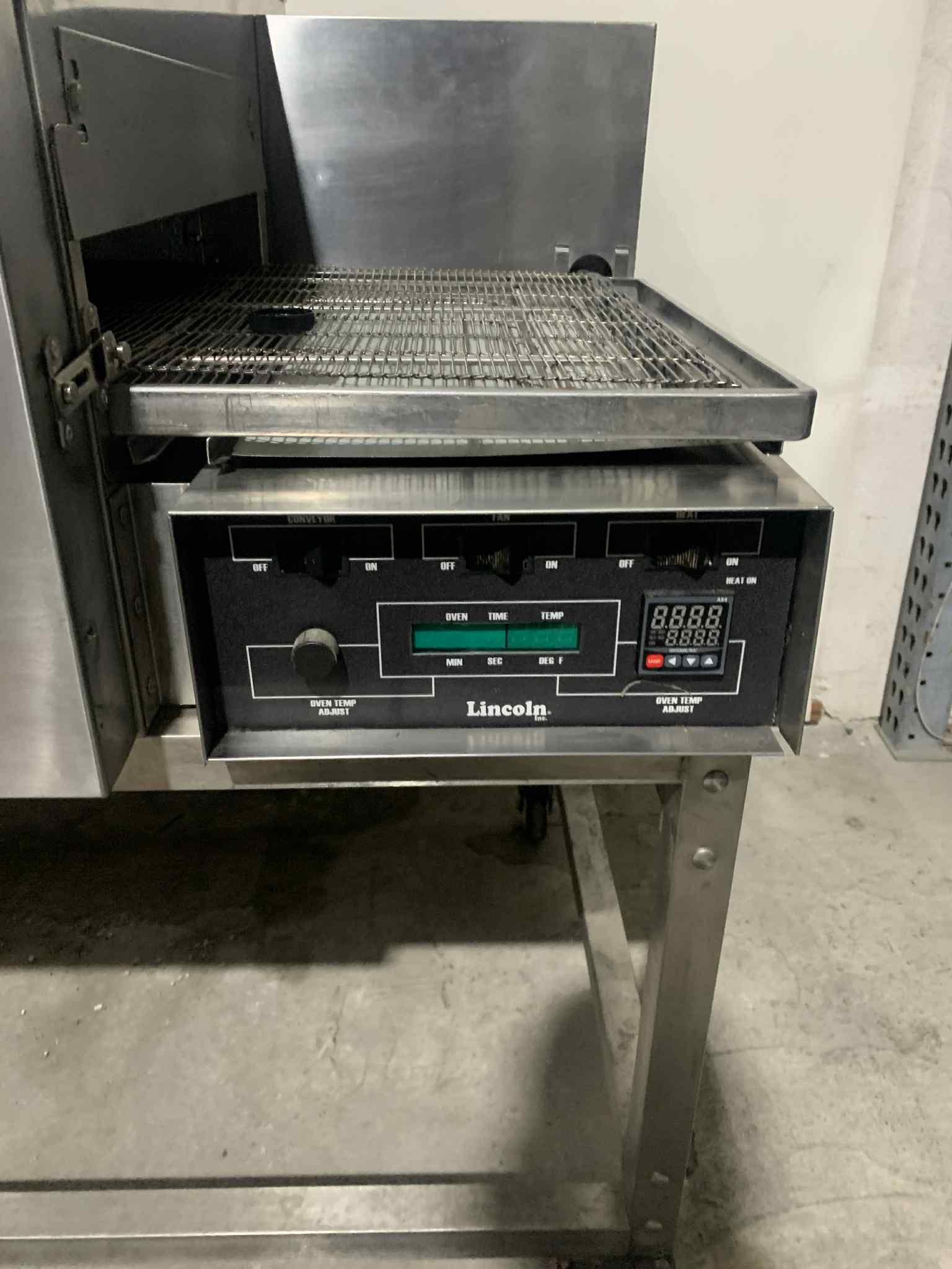 Horno de Banda 18 Pulgadas Lincoln 1116 (Reacondicionado)