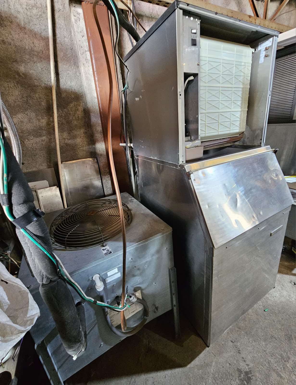 Maquina de Hielo 1000Lbs Ice o Matic CE1006HR7 (Reacondicionado)