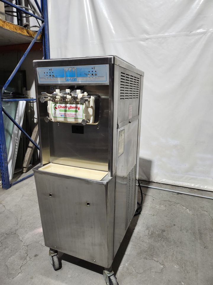 Maquina de Helado Suave Taylor 794-33 (trifásica) (Reacondicionado)