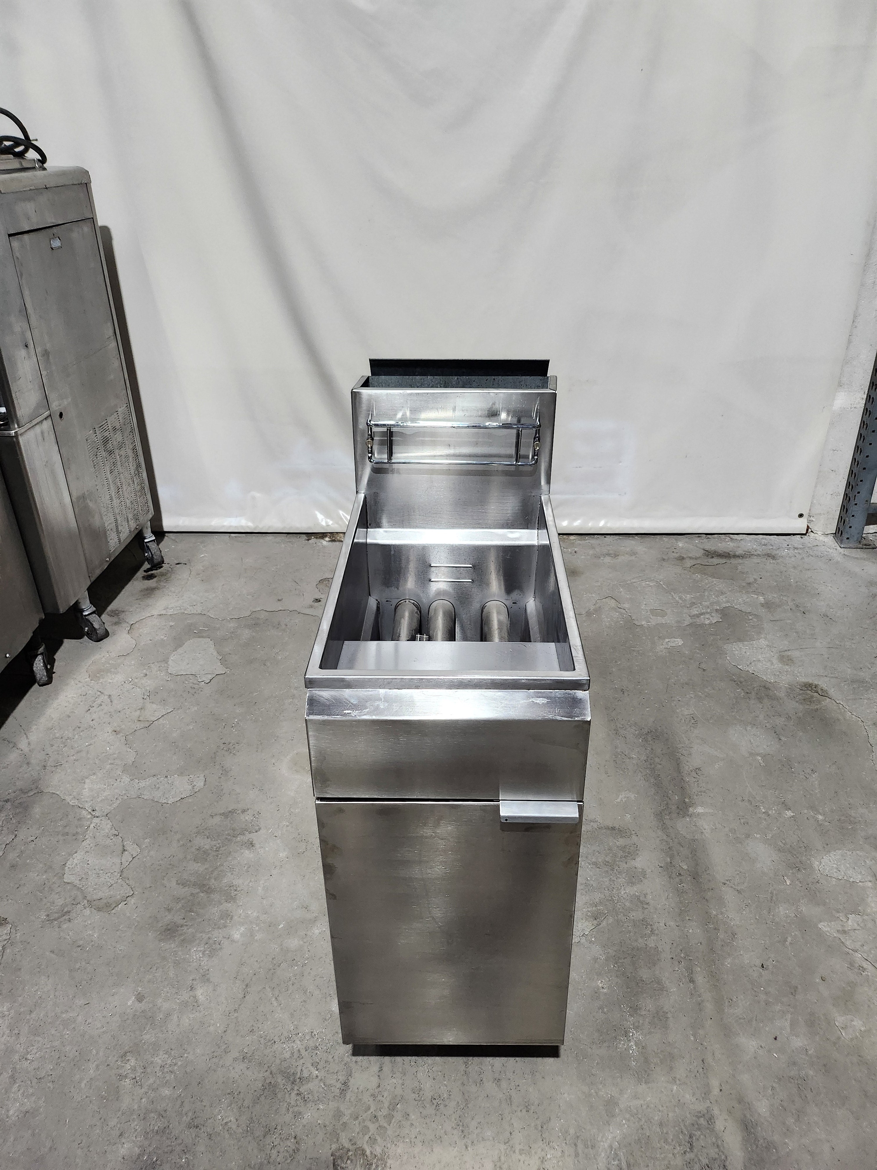 Freidora de 1 Tina KUT50FRN50SNG (Reacondicionado)