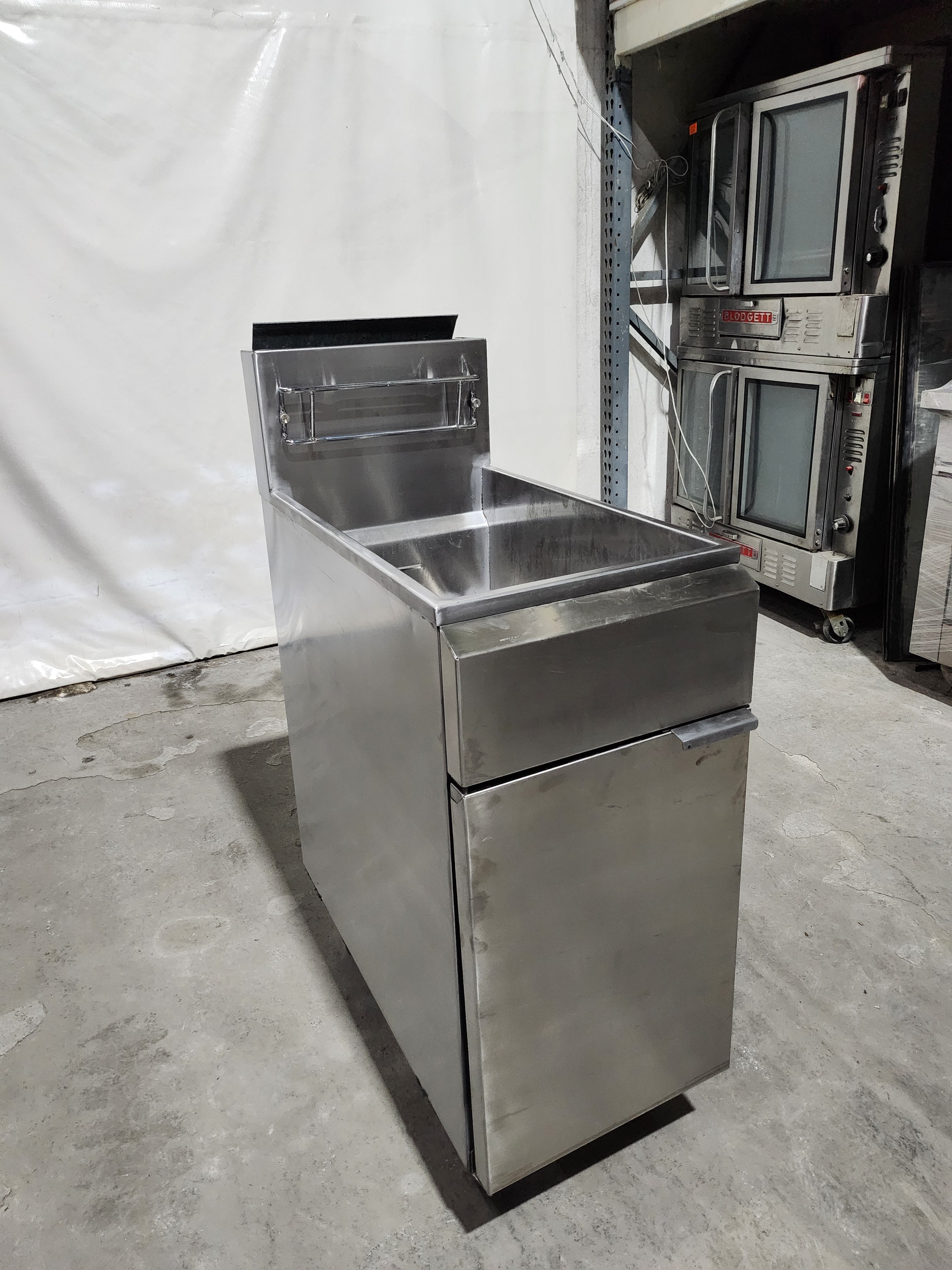 Freidora de 1 Tina KUT50FRN50SNG (Reacondicionado)