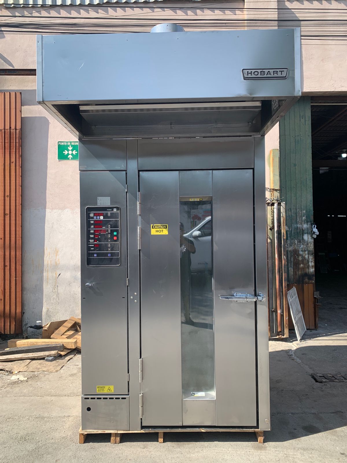 Horno Panadero 18 Charolas Giratorio Hobart HBA1E (Reacondicionado)