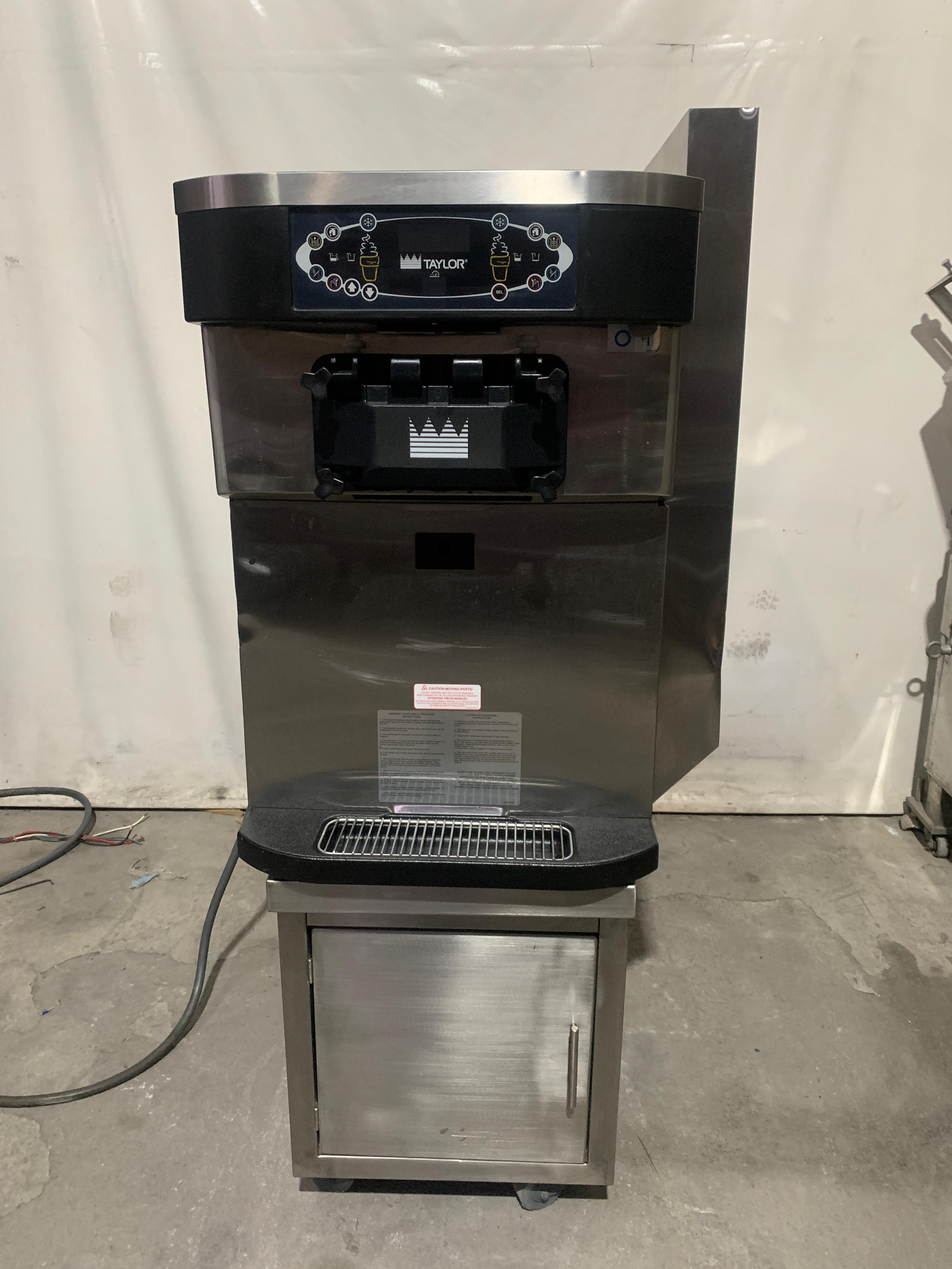Máquina de Helado Taylor C722 (con Bombas y Agitadores)(trifásica) (Seminueva) (Sin Uso)