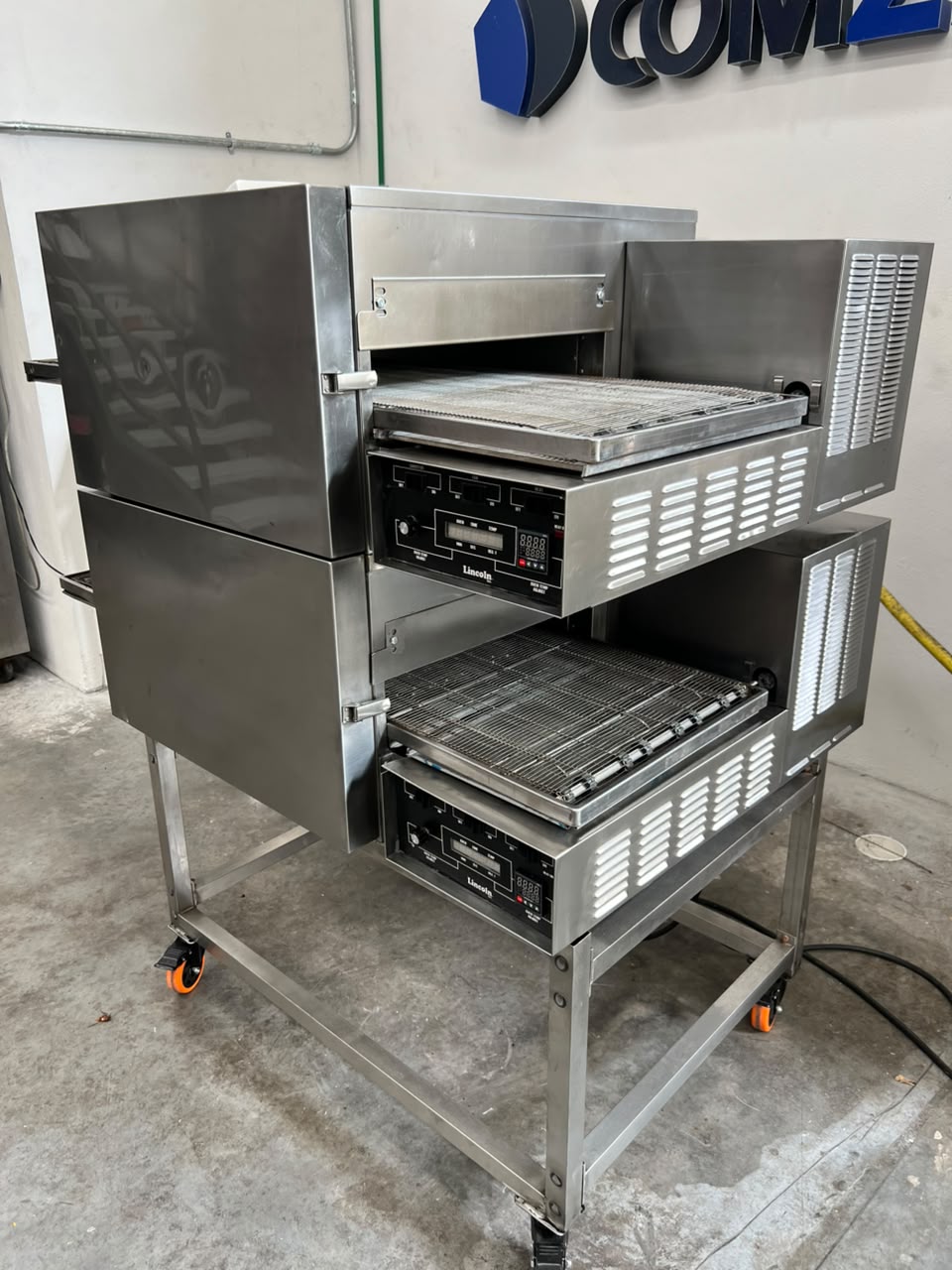 Horno Doble de Banda 18 Pulgadas Lincoln 1116-000-A (Reacondicionado)