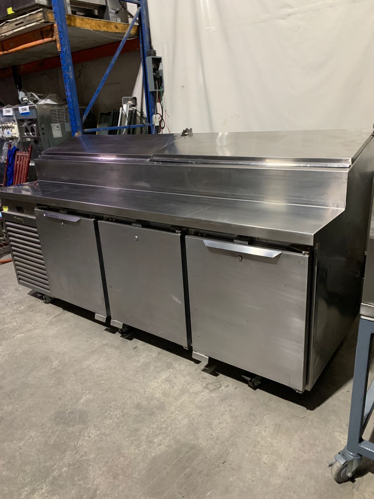 Mesa Fria de 3 Puertas Traulsen TRA-TS090HT (Reacondicionado)