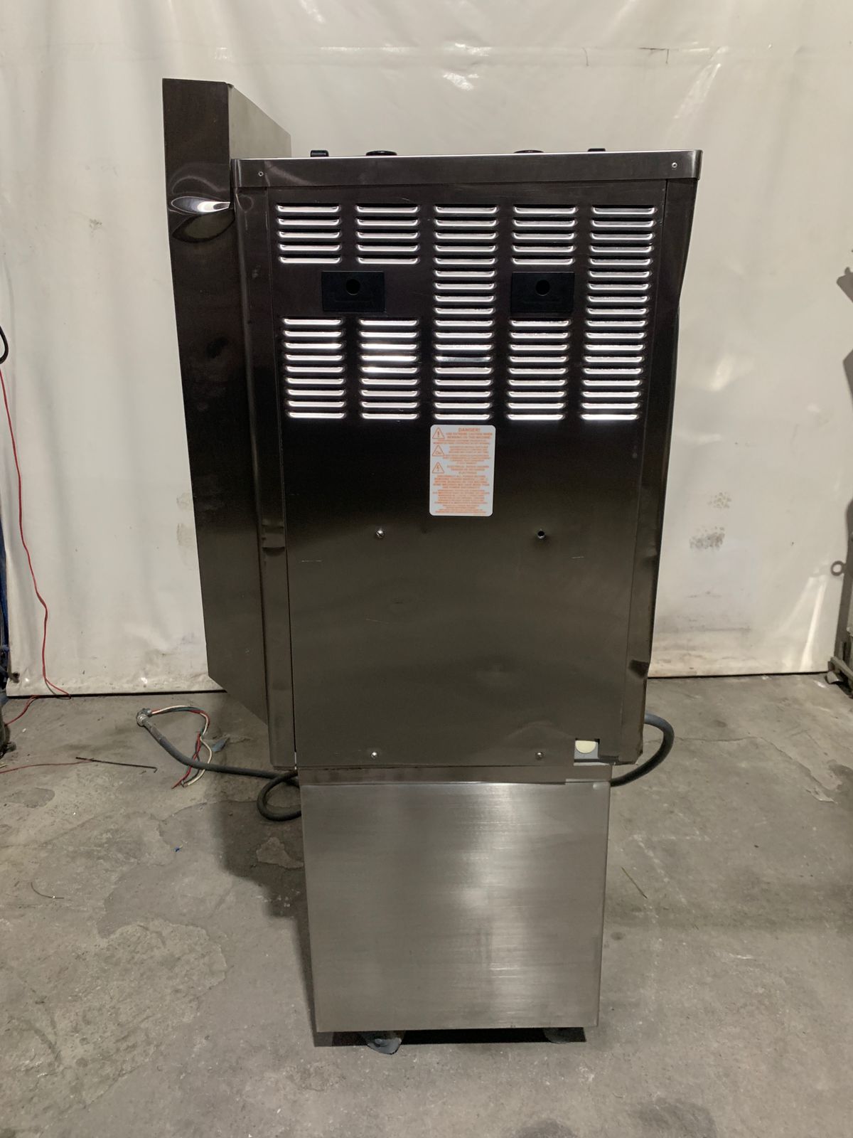 Máquina de Helado Taylor C722 (con Bombas y Agitadores)(trifásica) (Seminueva) (Sin Uso)