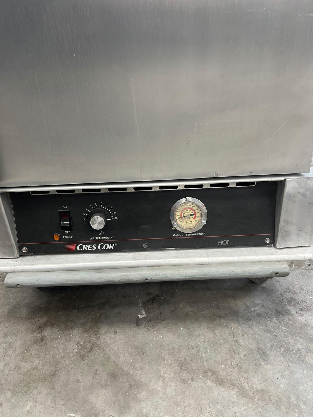 Gabinete Caliente Crescor H-135-WSUA-11R (Reacondicionado)