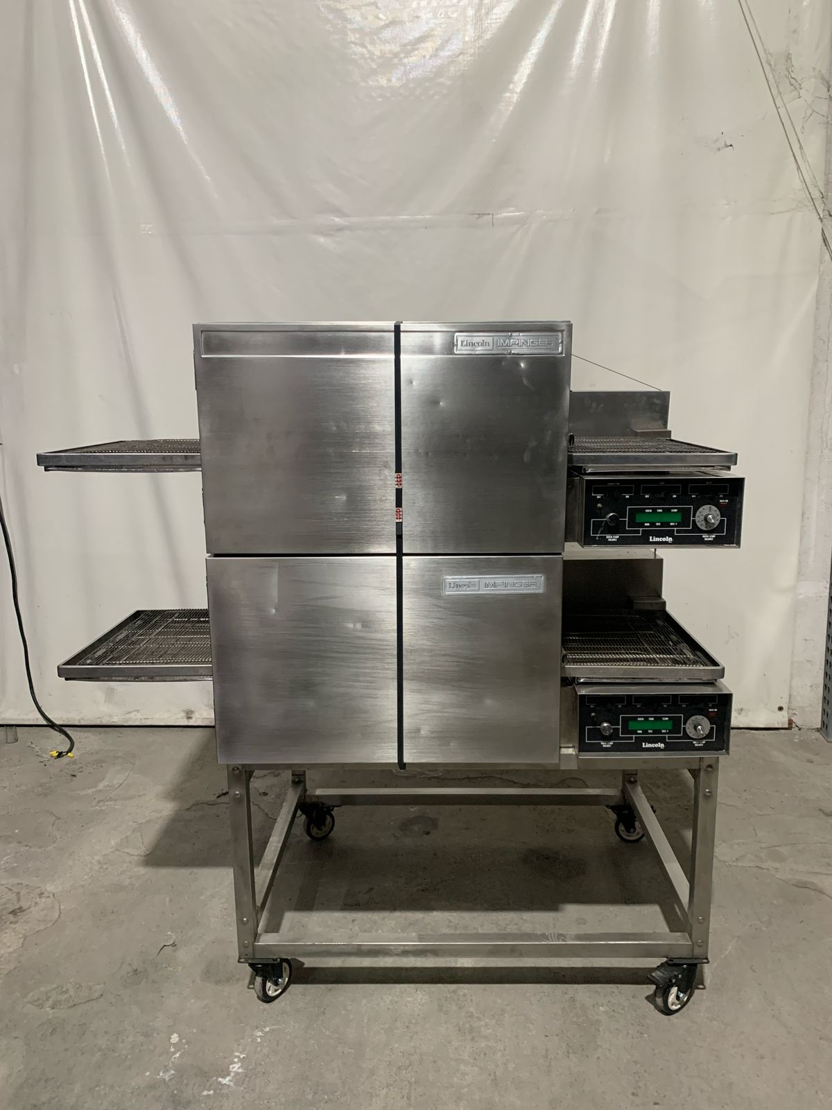 Horno de Banda Doble 18 Pulgadas Lincoln 1116 (Reacondicionado)