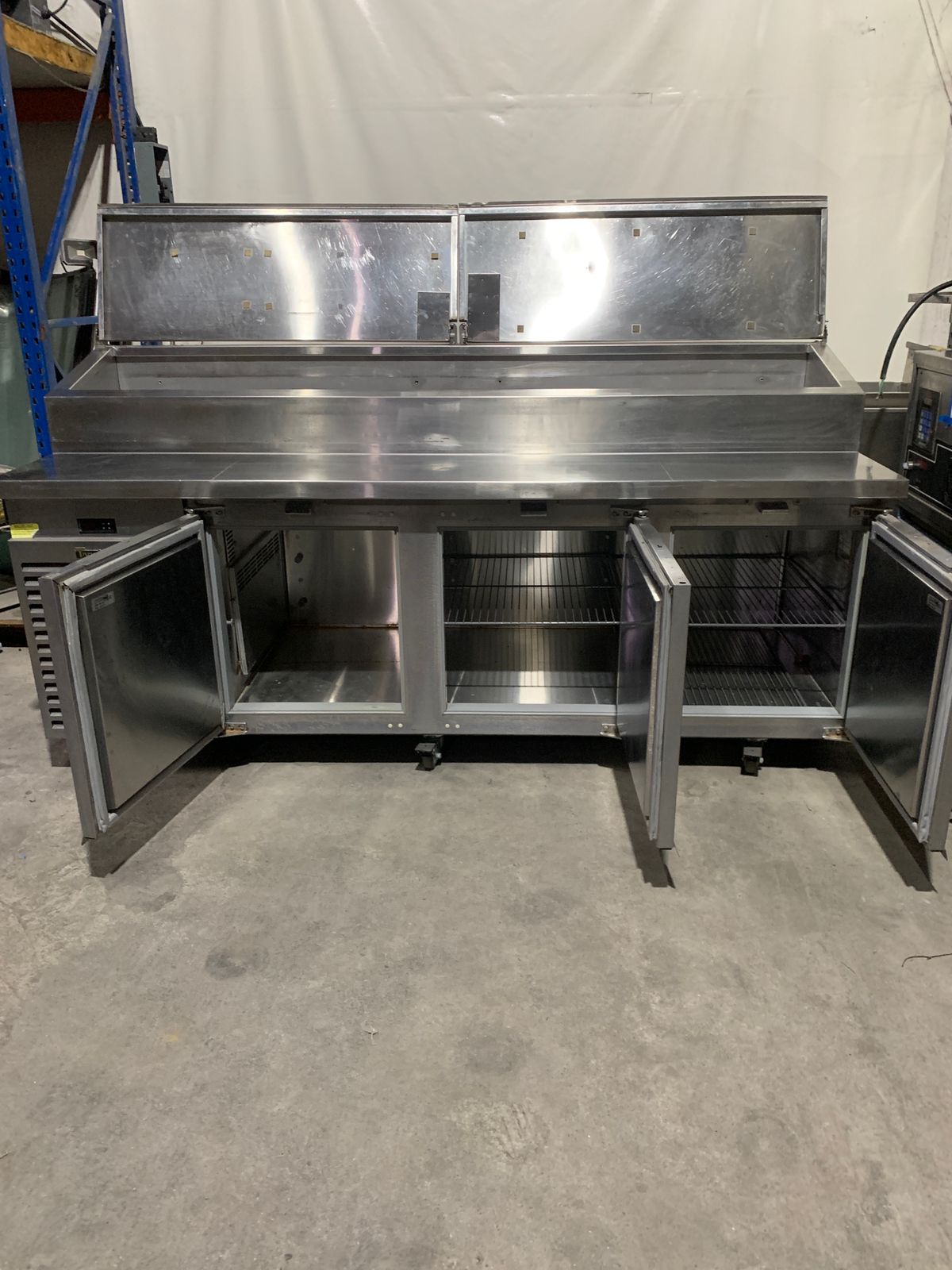 Mesa Fria de 3 Puertas Traulsen TRA-TS090HT (Reacondicionado)