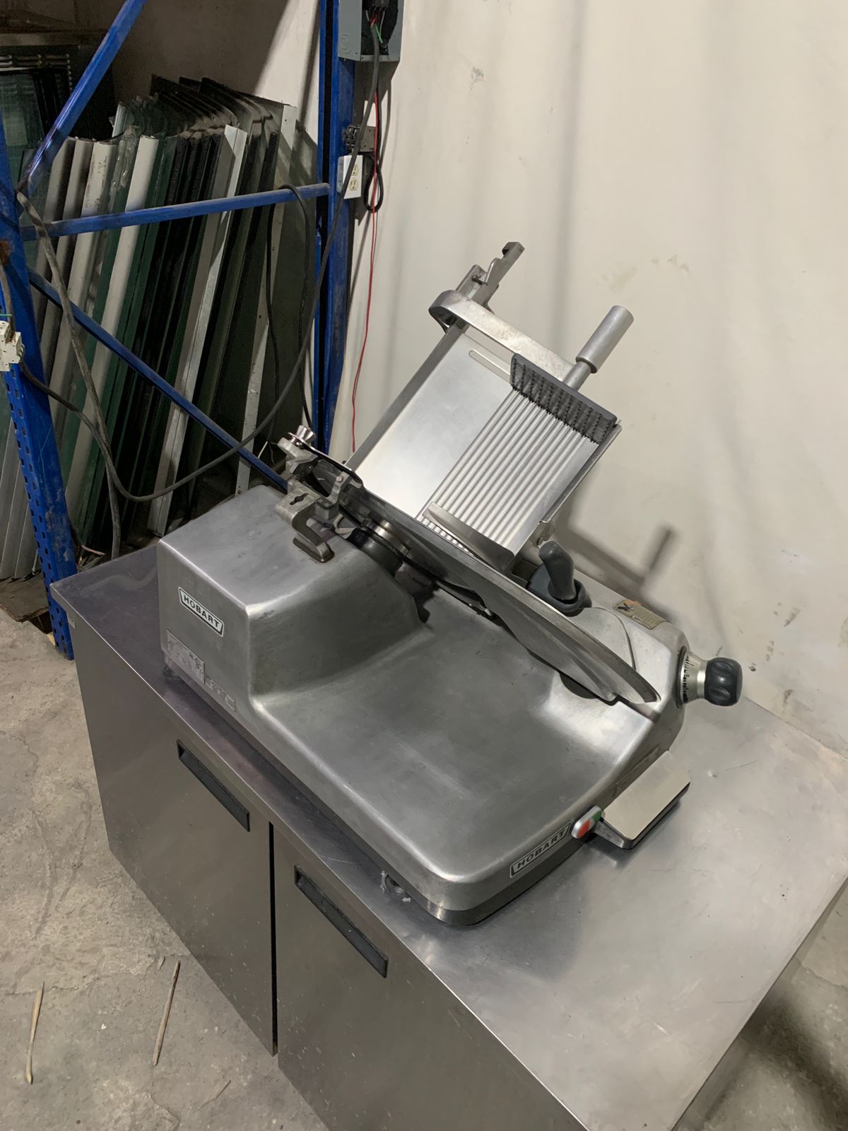 Rebanadora Manual Hobart 3713 (Reacondicionado)