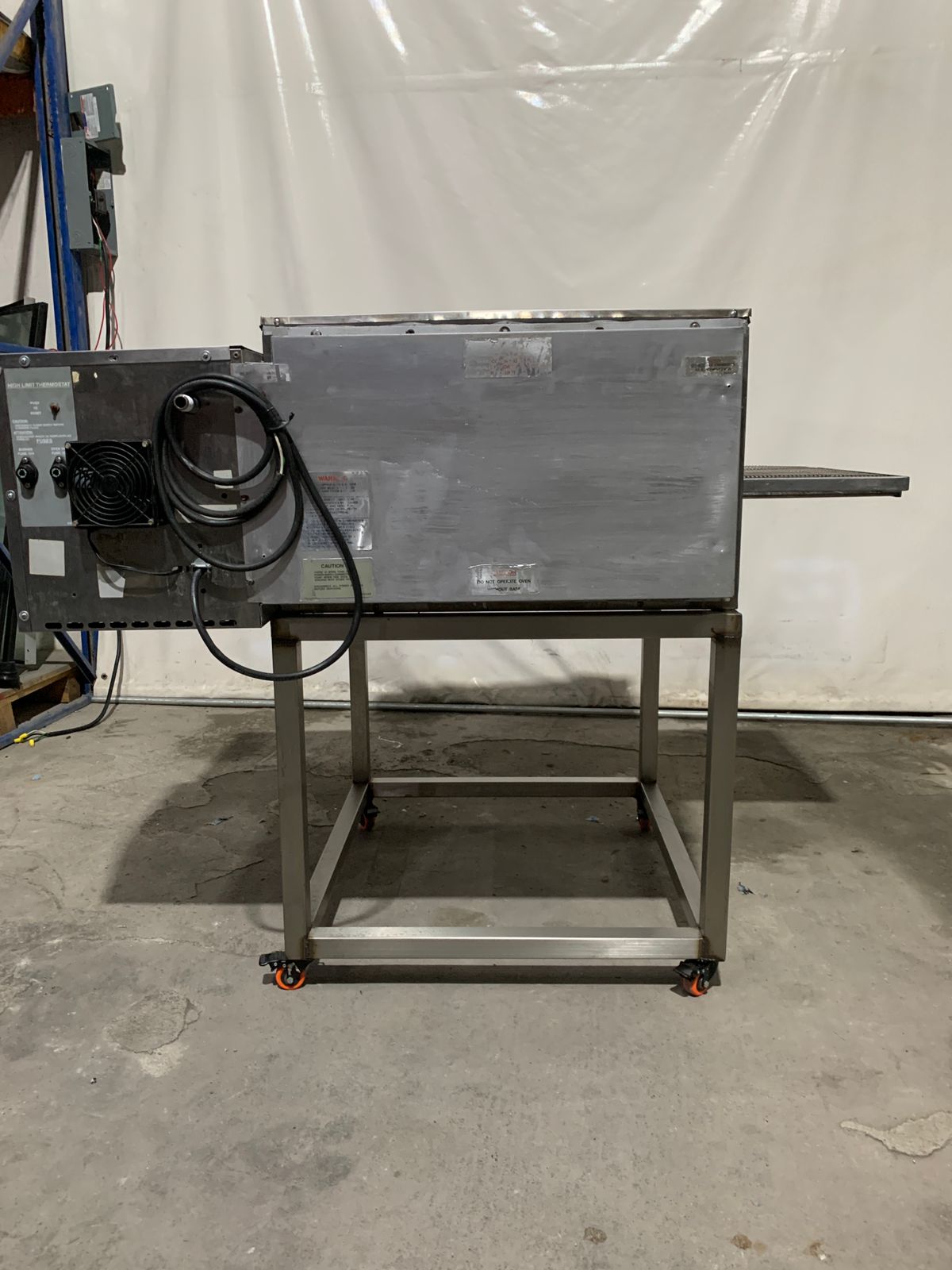 Horno de Banda 18 Pulgadas Lincoln 1116 (Reacondicionado)