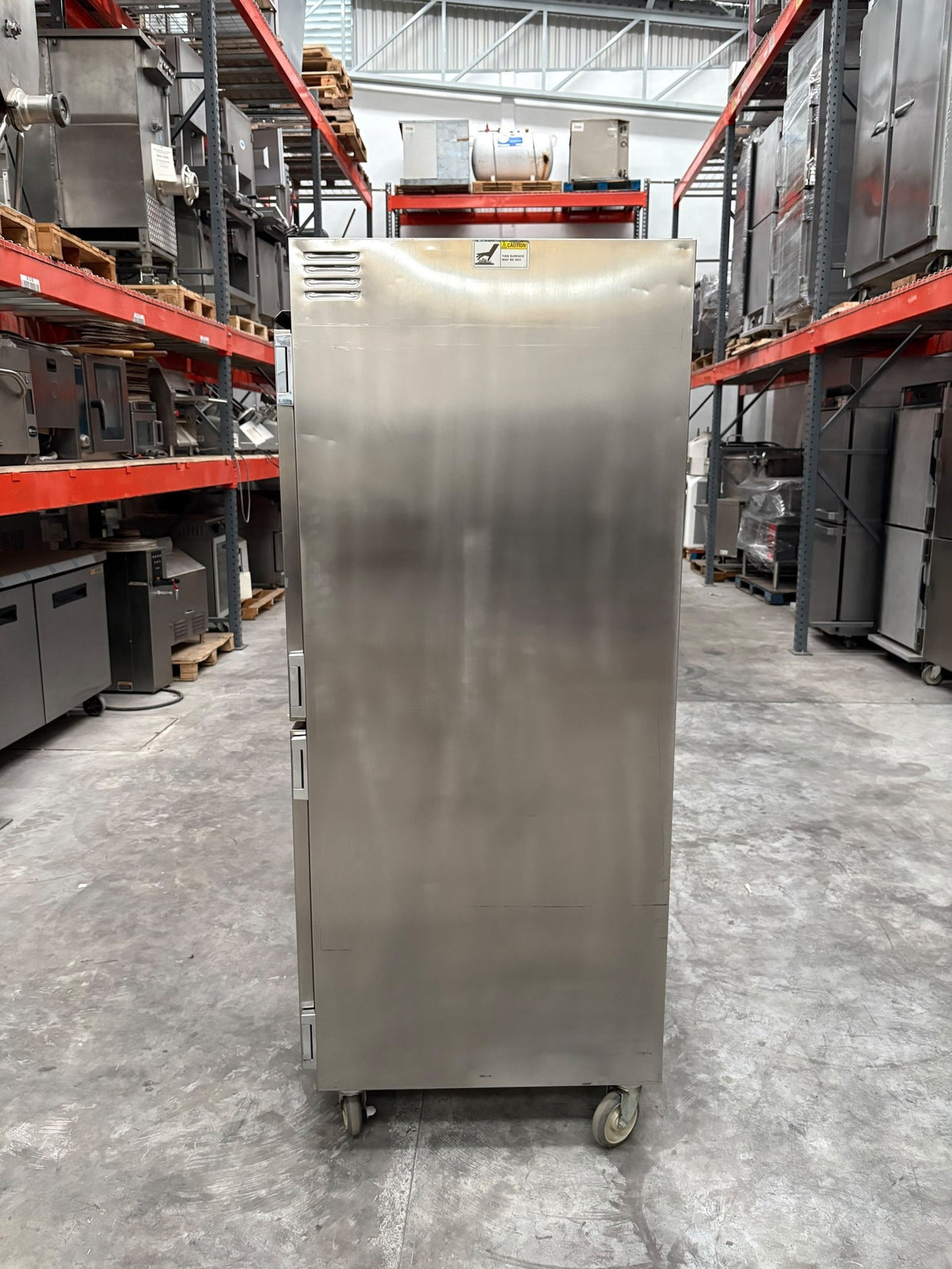 Gabinete Caliente 18 Charolas Cres Cor QuikTherm RO151FUA18D8K (Seminuevo) · costado