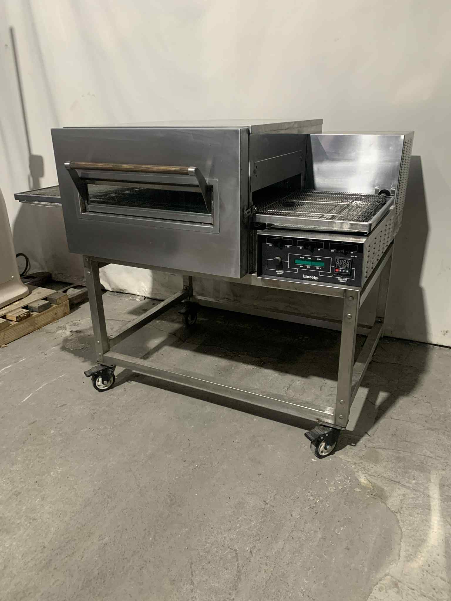 Horno de Banda 18 Pulgadas Lincoln 1116 (Reacondicionado)