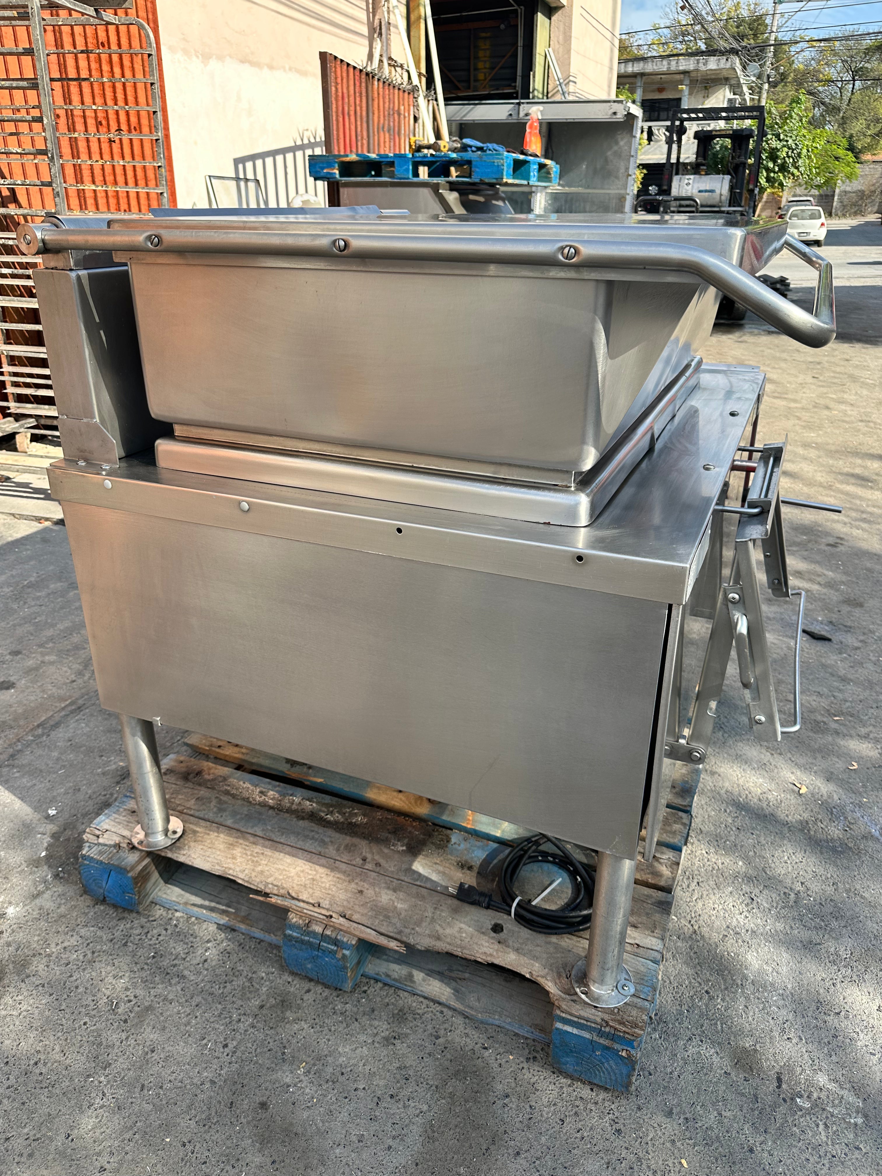 Sartén de Volteo Manual 40 Galones Vulcan VGL40 (Seminuevo)