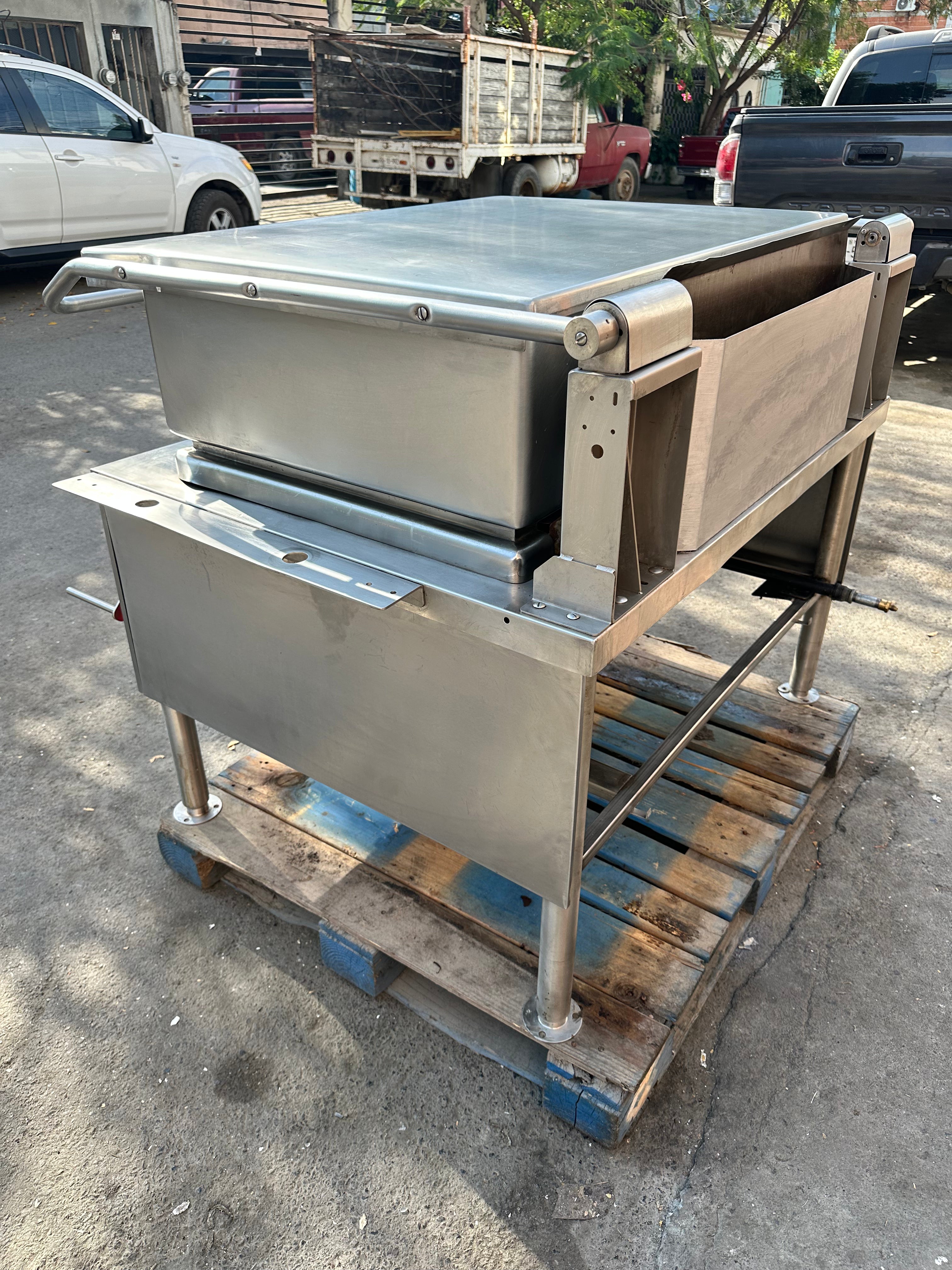 Sartén de Volteo Manual 40 Galones Vulcan VGL40 (Seminuevo)