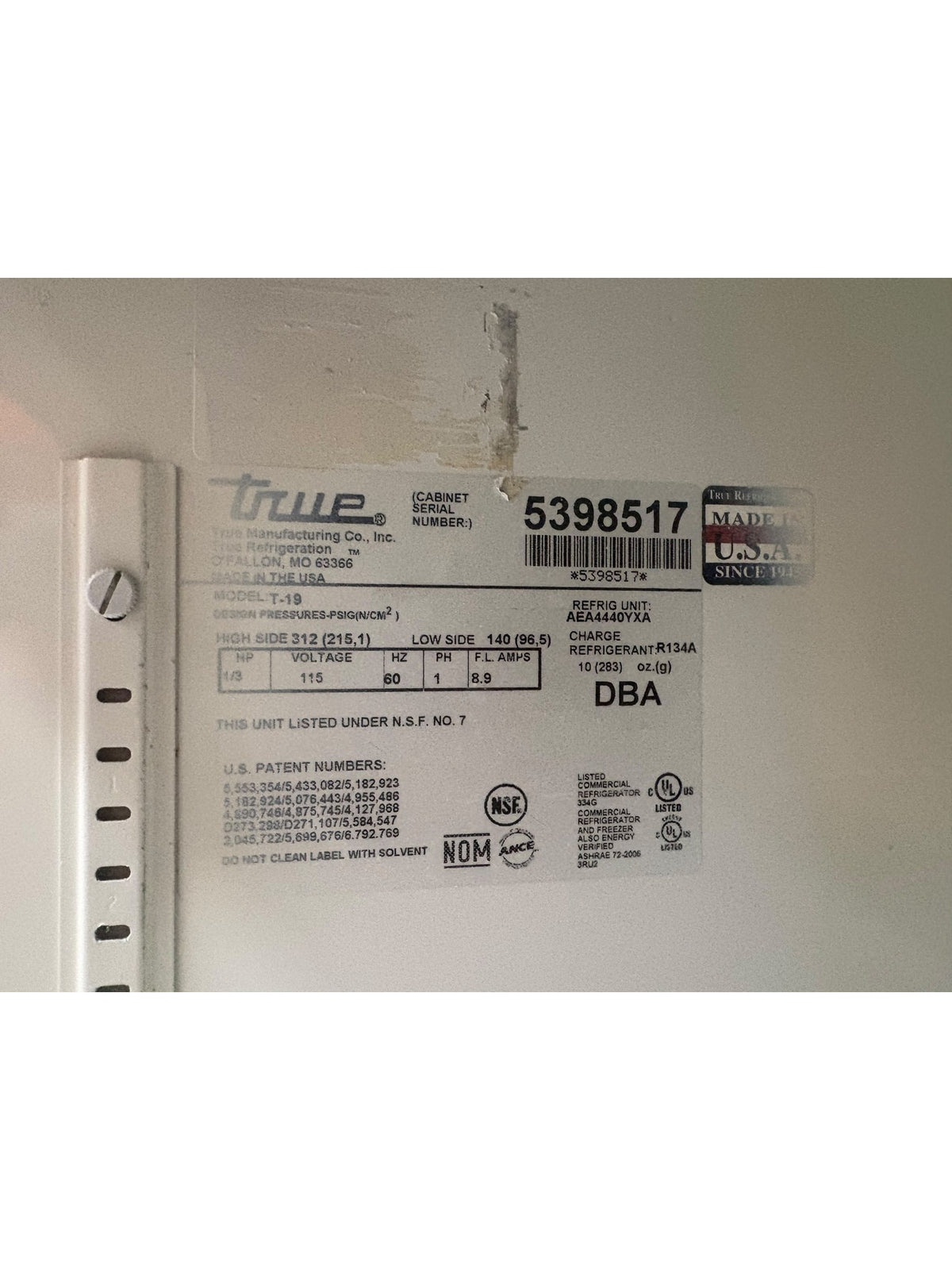 Refrigerador True T-19 - placa de datos 115 V 1/3 HP