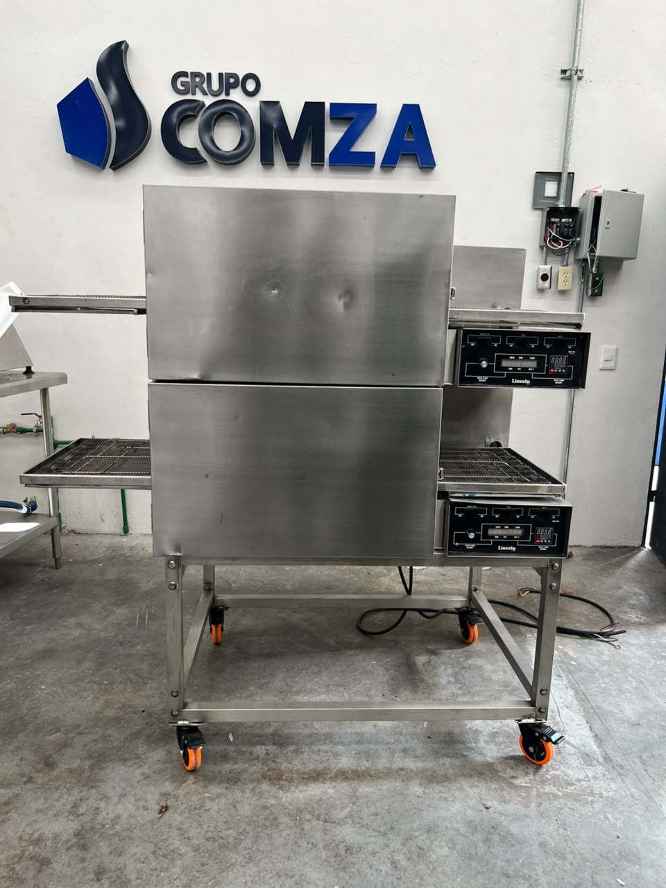 Horno Doble de Banda 18 Pulgadas Lincoln 1116-000-A (Reacondicionado)