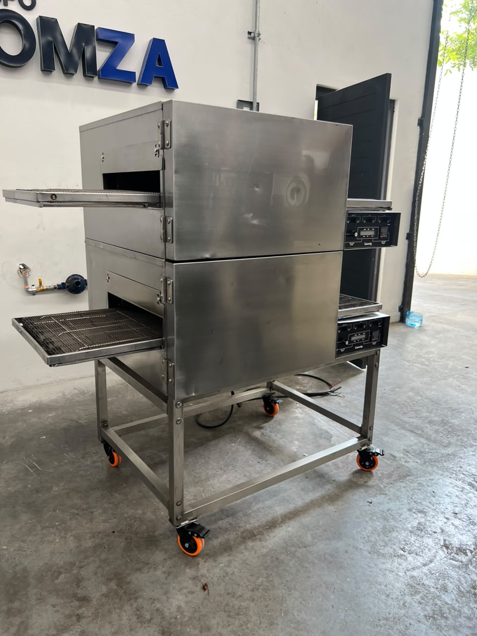 Horno Doble de Banda 18 Pulgadas Lincoln 1116-000-A (Reacondicionado)