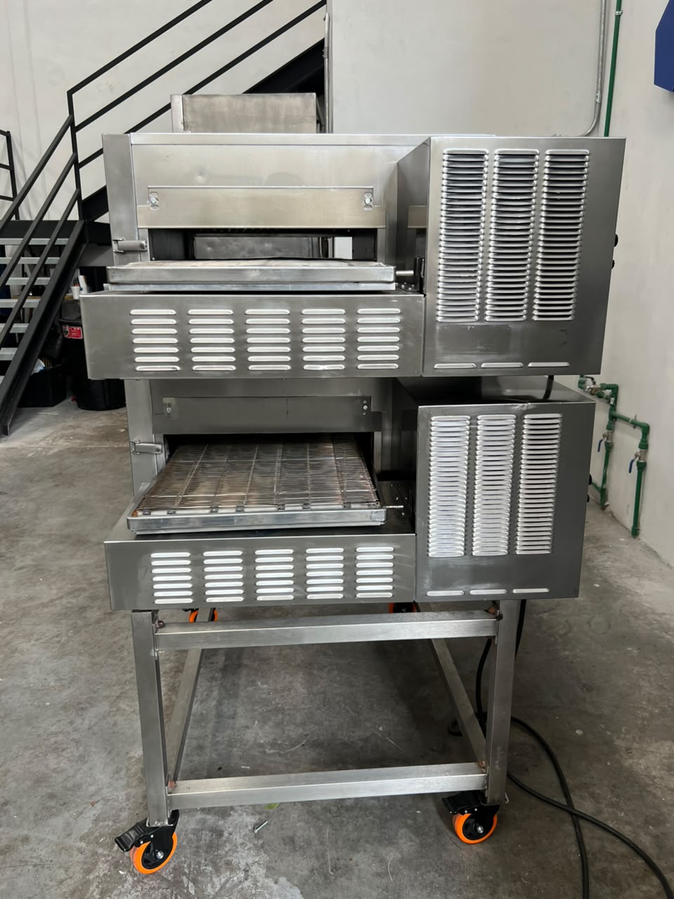 Horno Doble de Banda 18 Pulgadas Lincoln 1116-000-A (Reacondicionado)