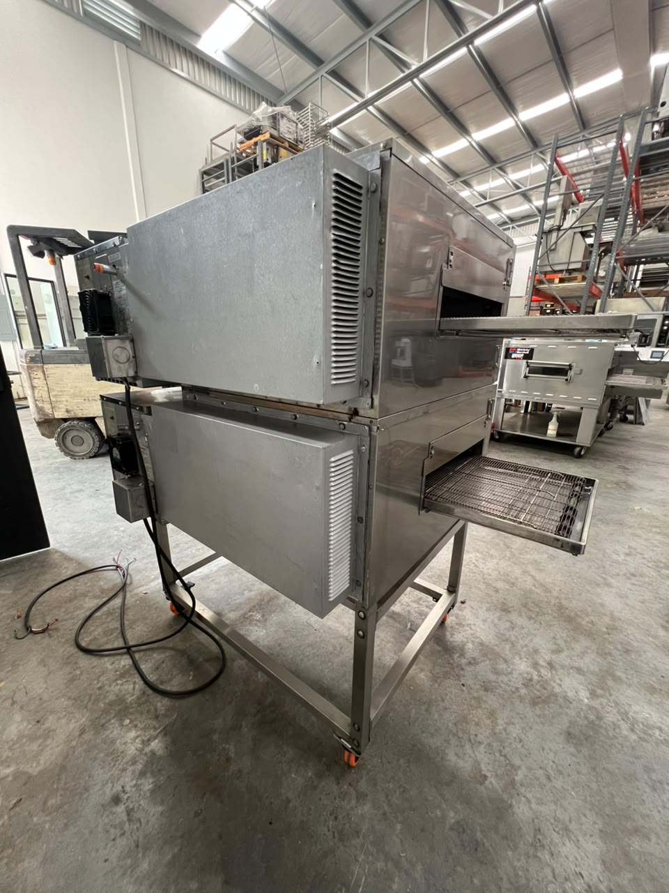Horno Doble de Banda 18 Pulgadas Lincoln 1116-000-A (Reacondicionado)