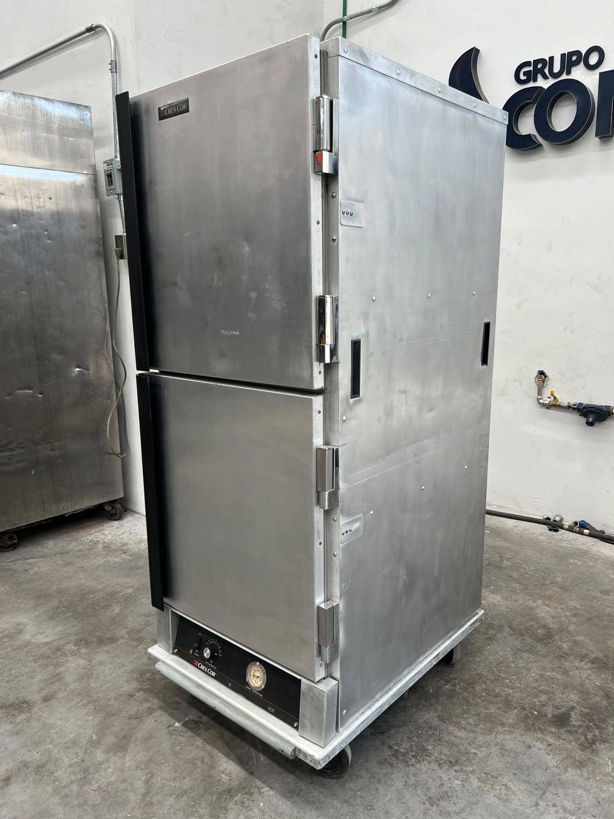 Gabinete Caliente Crescor H-135-WSUA-11R (Reacondicionado)