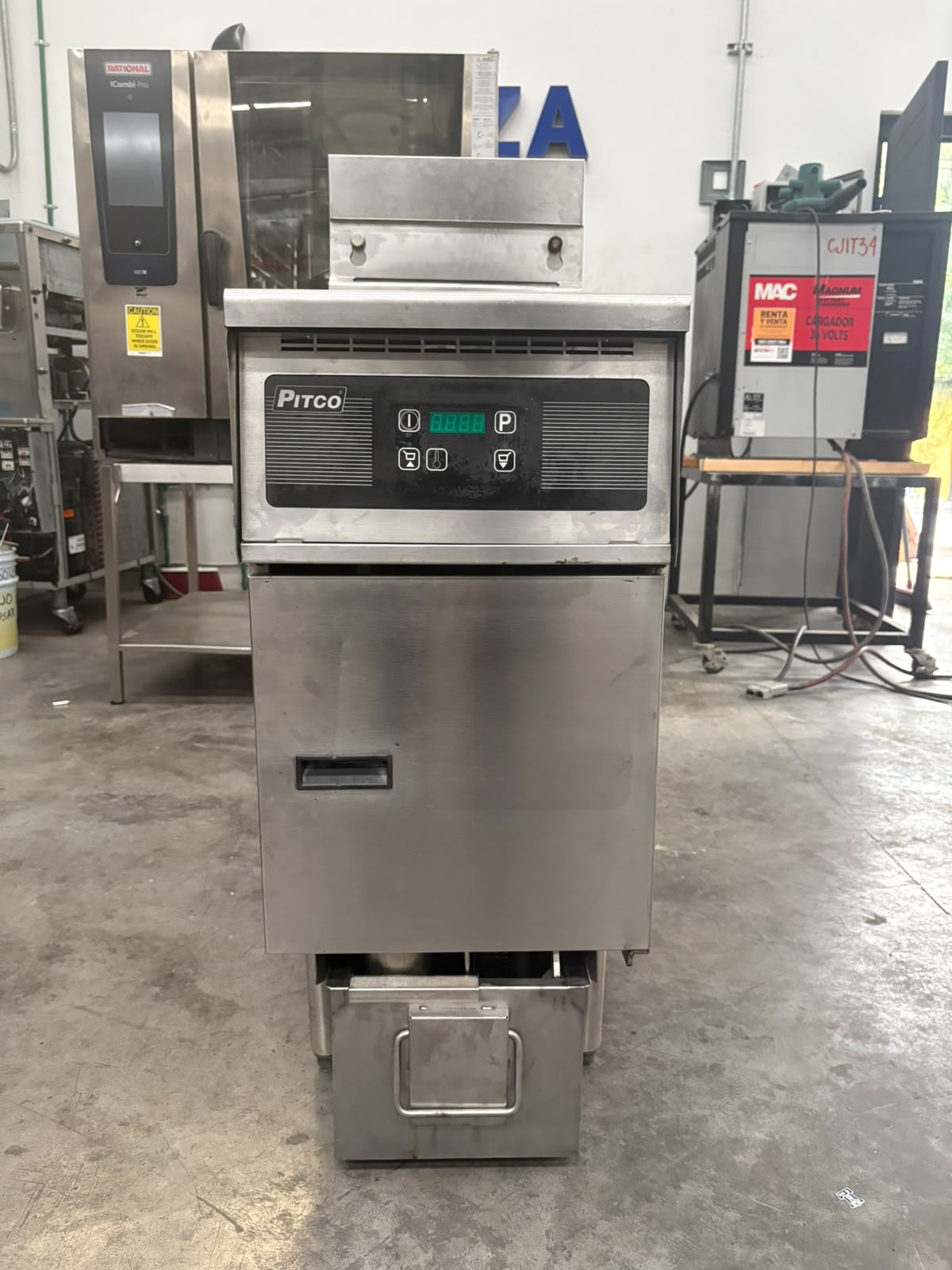 Freidora a Gas con Carrito Filtrador Pitco SFSSH55 Solstice Supreme (Reacondicionado)