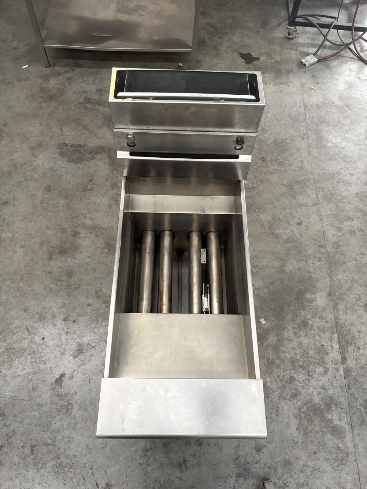 Freidora a Gas con Carrito Filtrador Pitco SFSSH55 Solstice Supreme (Reacondicionado)