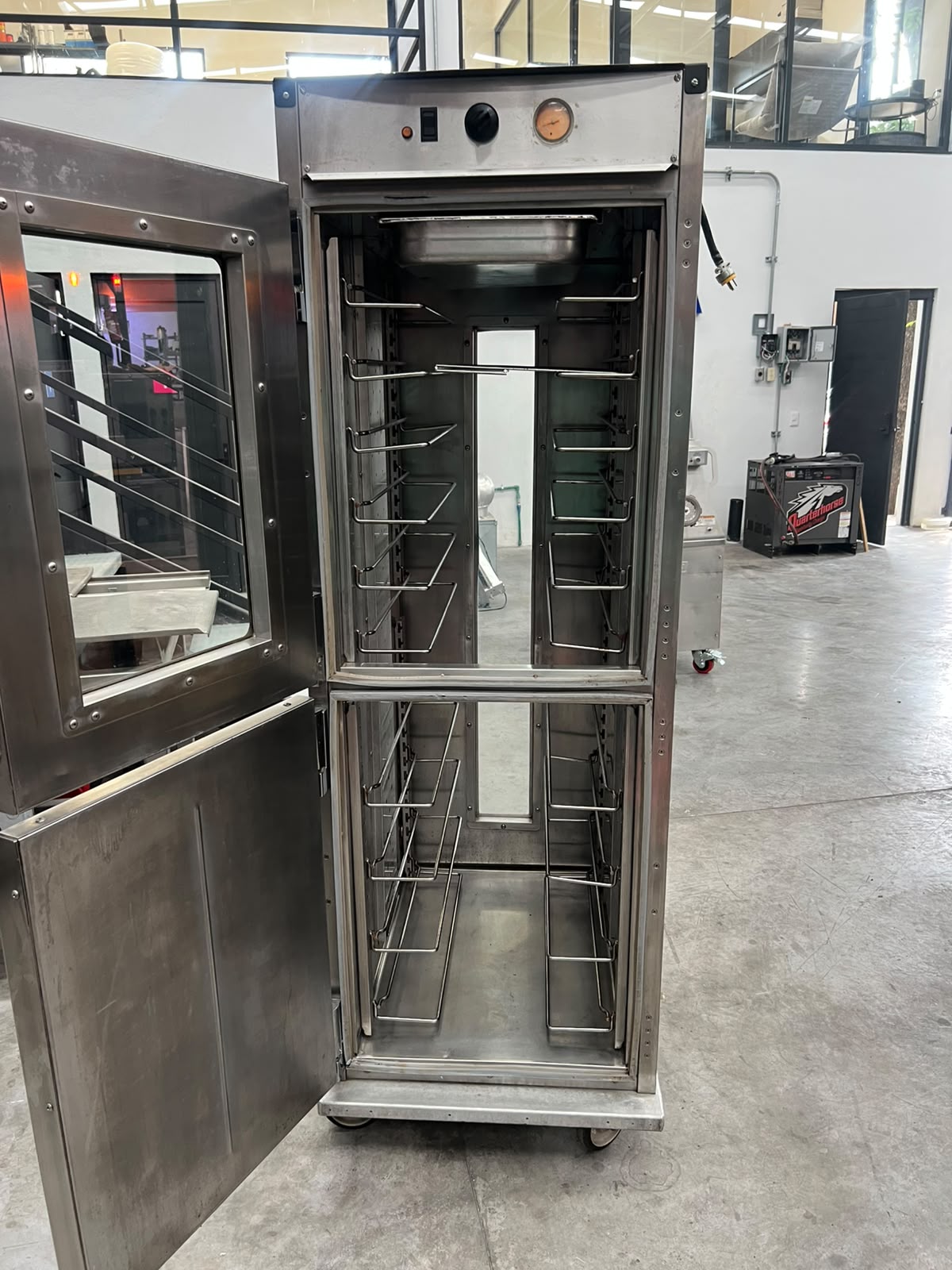 Gabinete Caliente Crescor H138NPS36CLCMLR (Reacondicionado) (Copia)