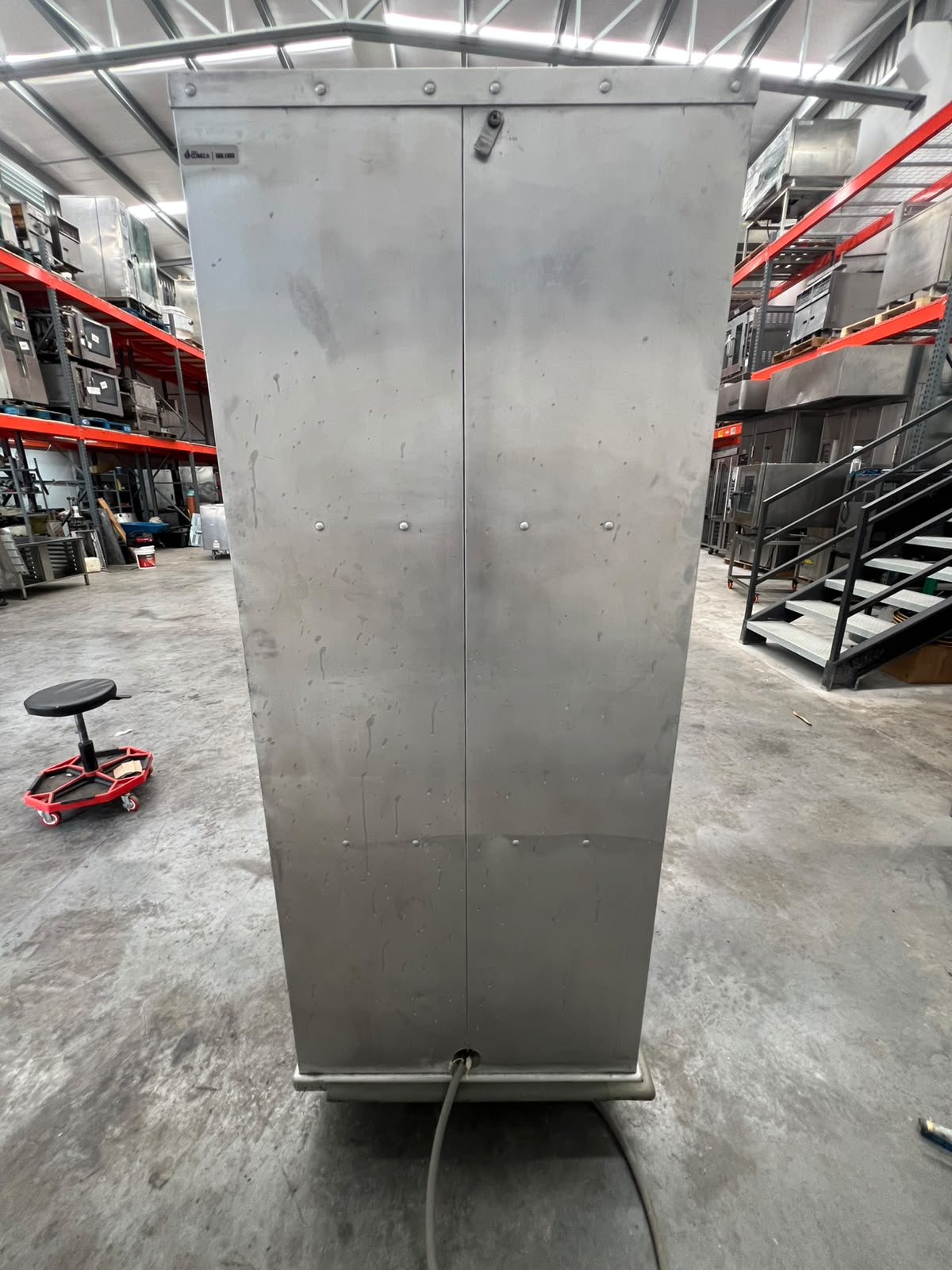 Gabinete Caliente Crescor H-135-WSUA-11R (Reacondicionado)