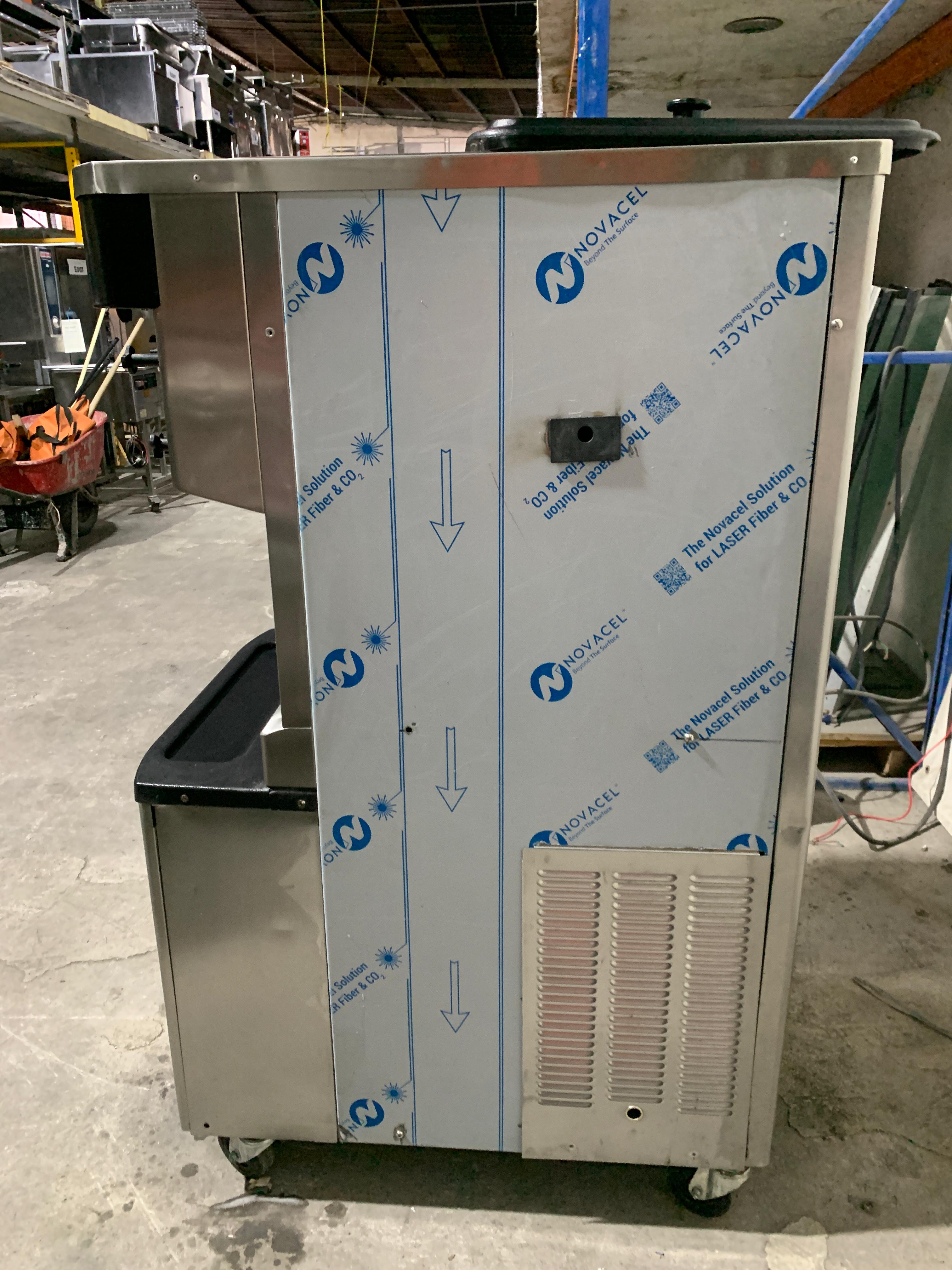 Máquina de Helado Taylor C713 (trifásica) (Seminueva)