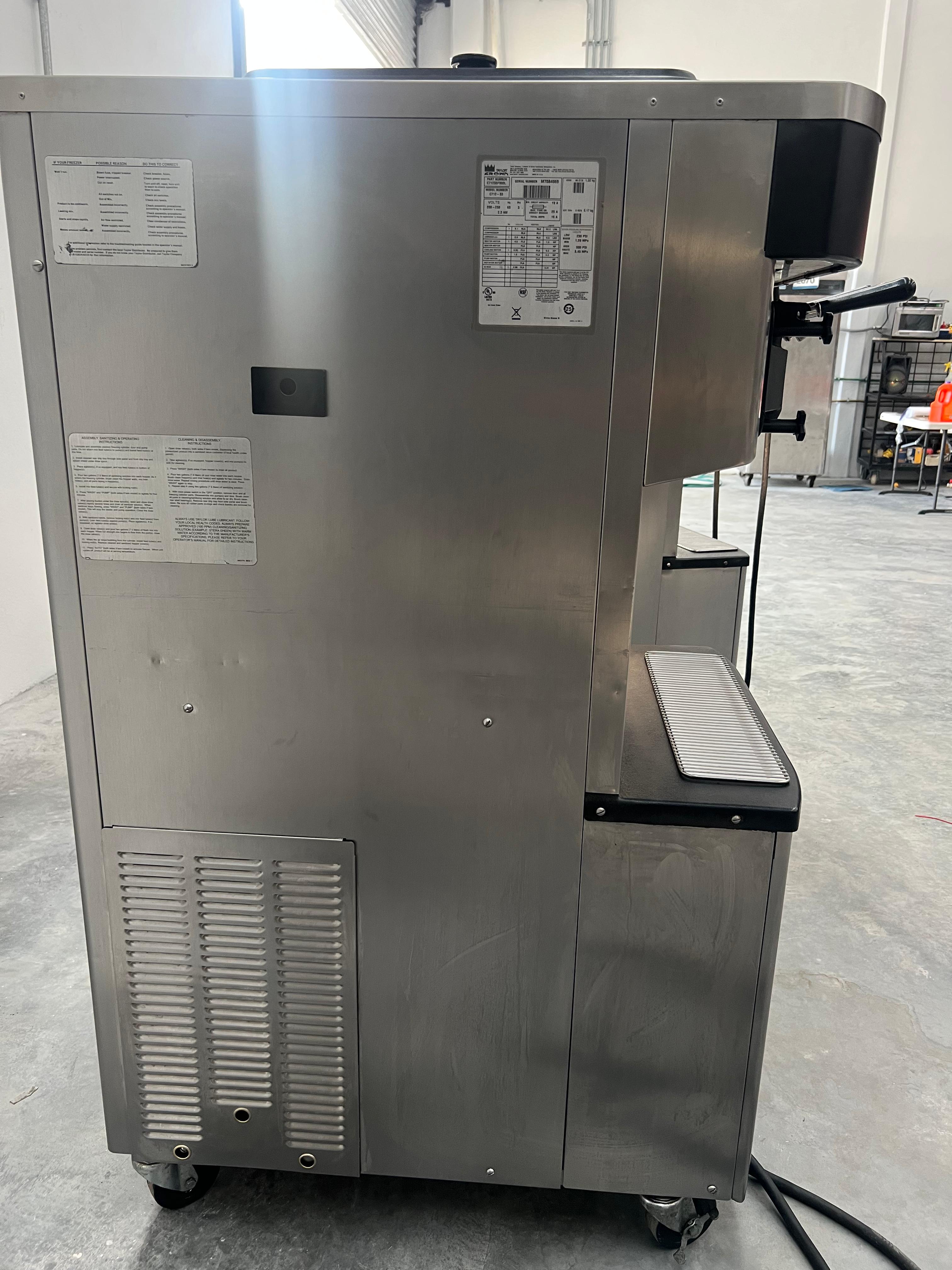 Máquina de Helado Taylor C712 (trifásica) (con bombas) (Reacondicionado)