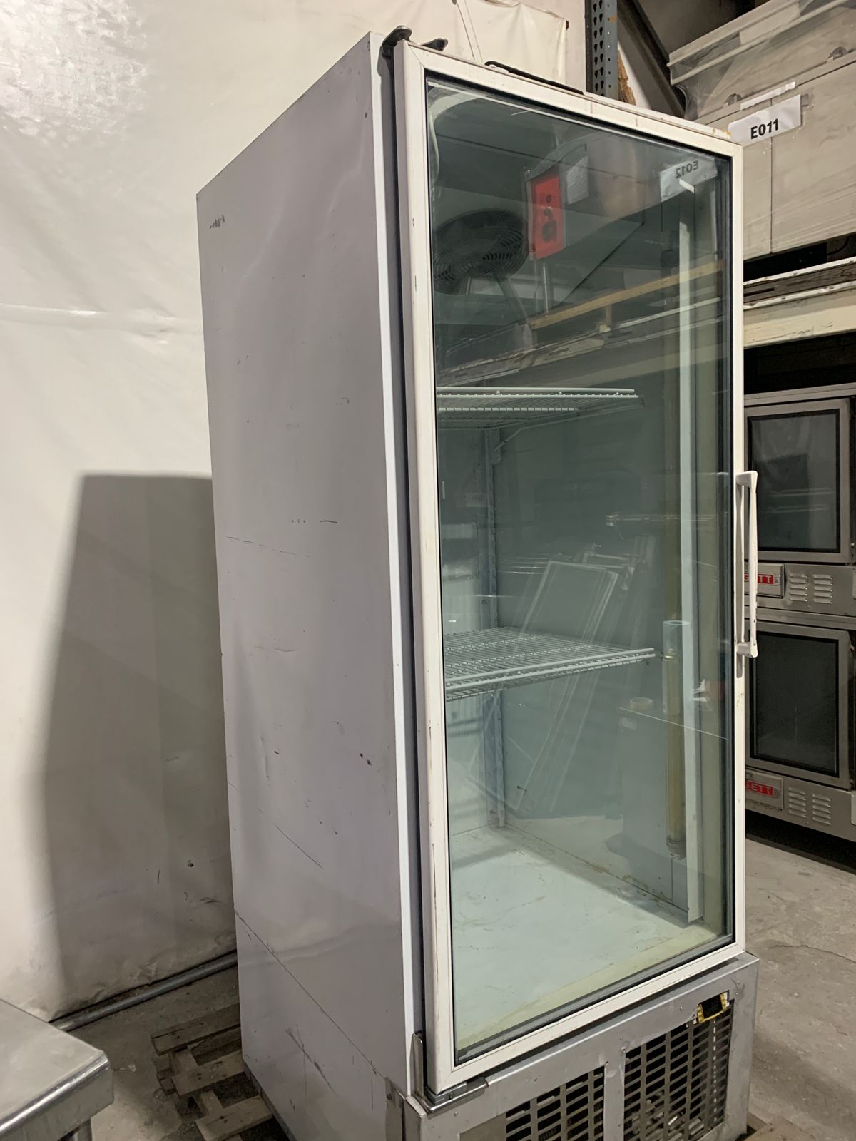 Congelador 1 Puerta Vidrio Masterbildt BLG-27HD (Reacondicionado)