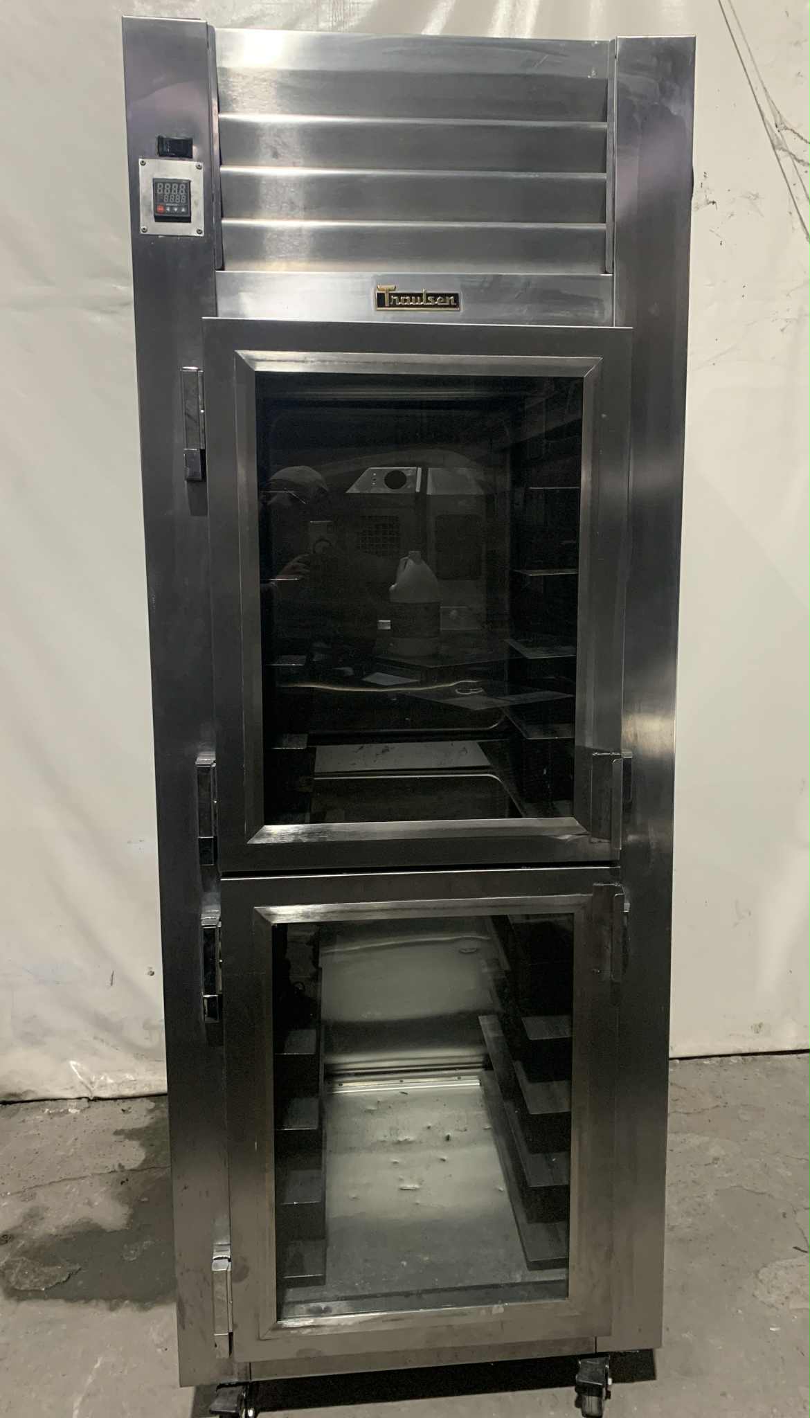 Gabinete Caliente Traulsen AHF123WP-HHS (Reacondicionado)