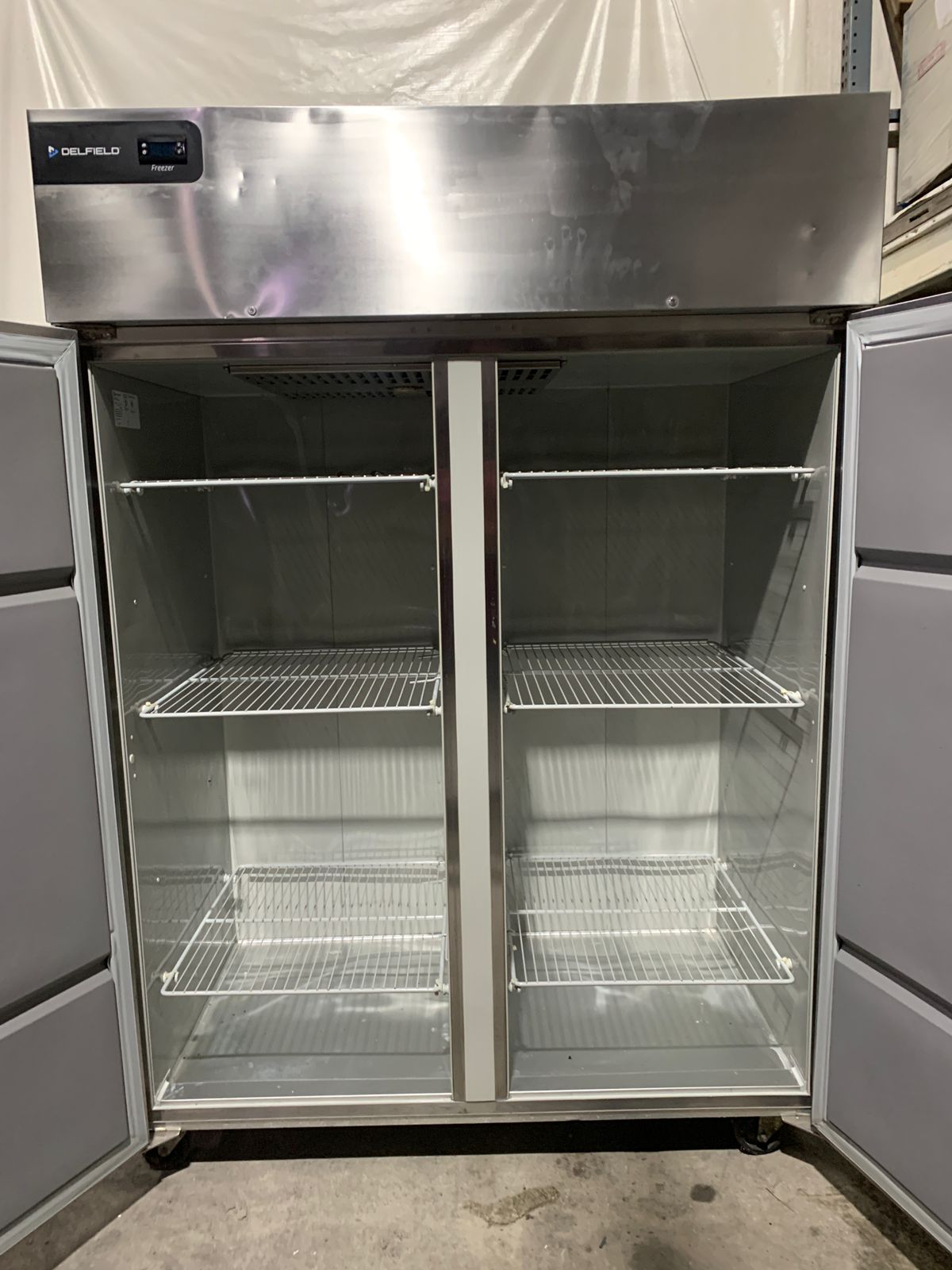 Congelador 2 Puertas Solidas de Acero Inoxidable Delfield GCF2P-S (Seminuevo)