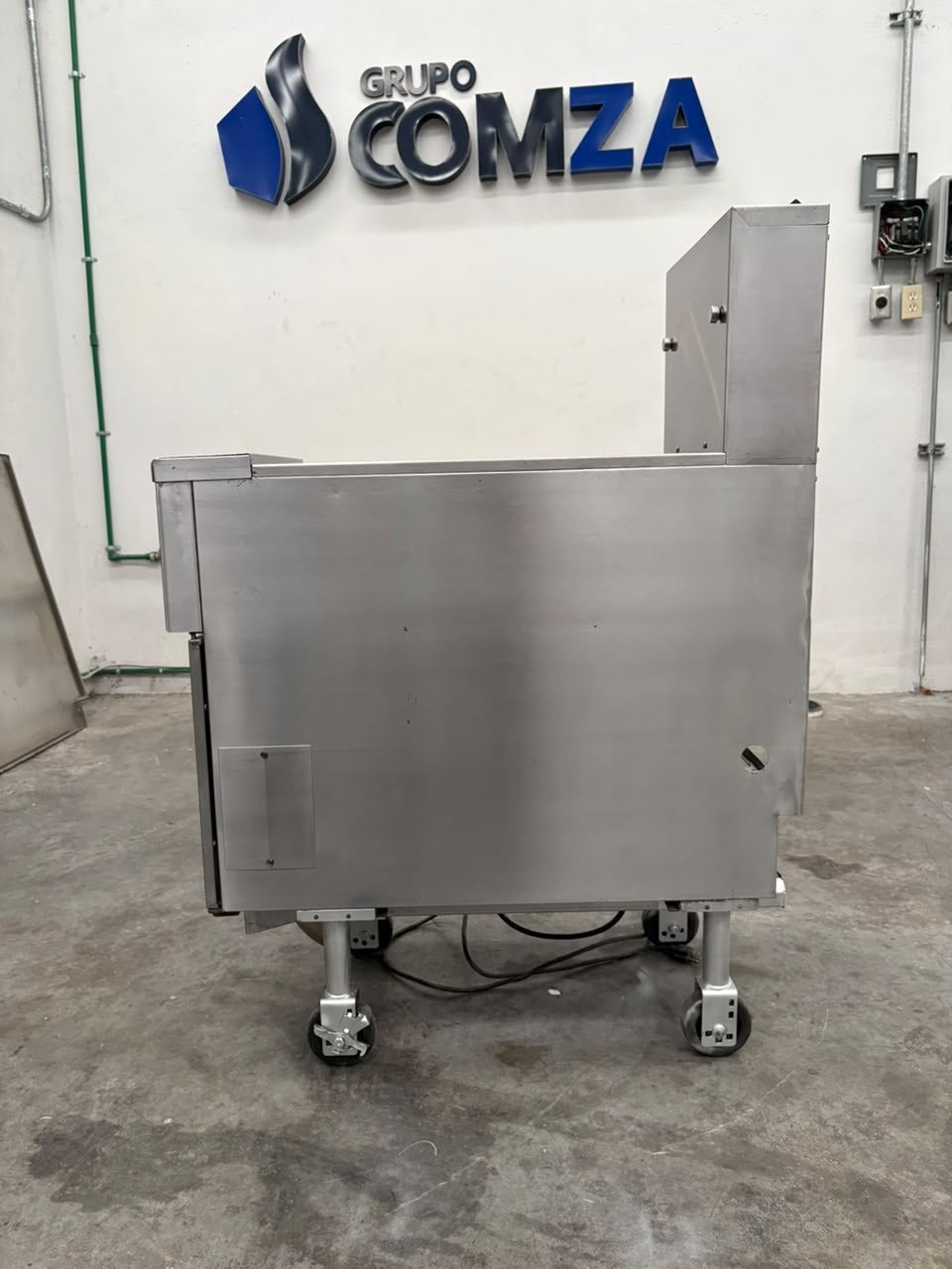 Freidora 1 Tina Pitco SSH60 sin Carrito Filtrador (Reacondicionado) · costado izquierdo