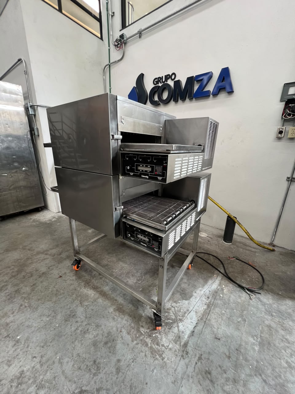 Horno Doble de Banda 18 Pulgadas Lincoln 1116-000-A (Reacondicionado)