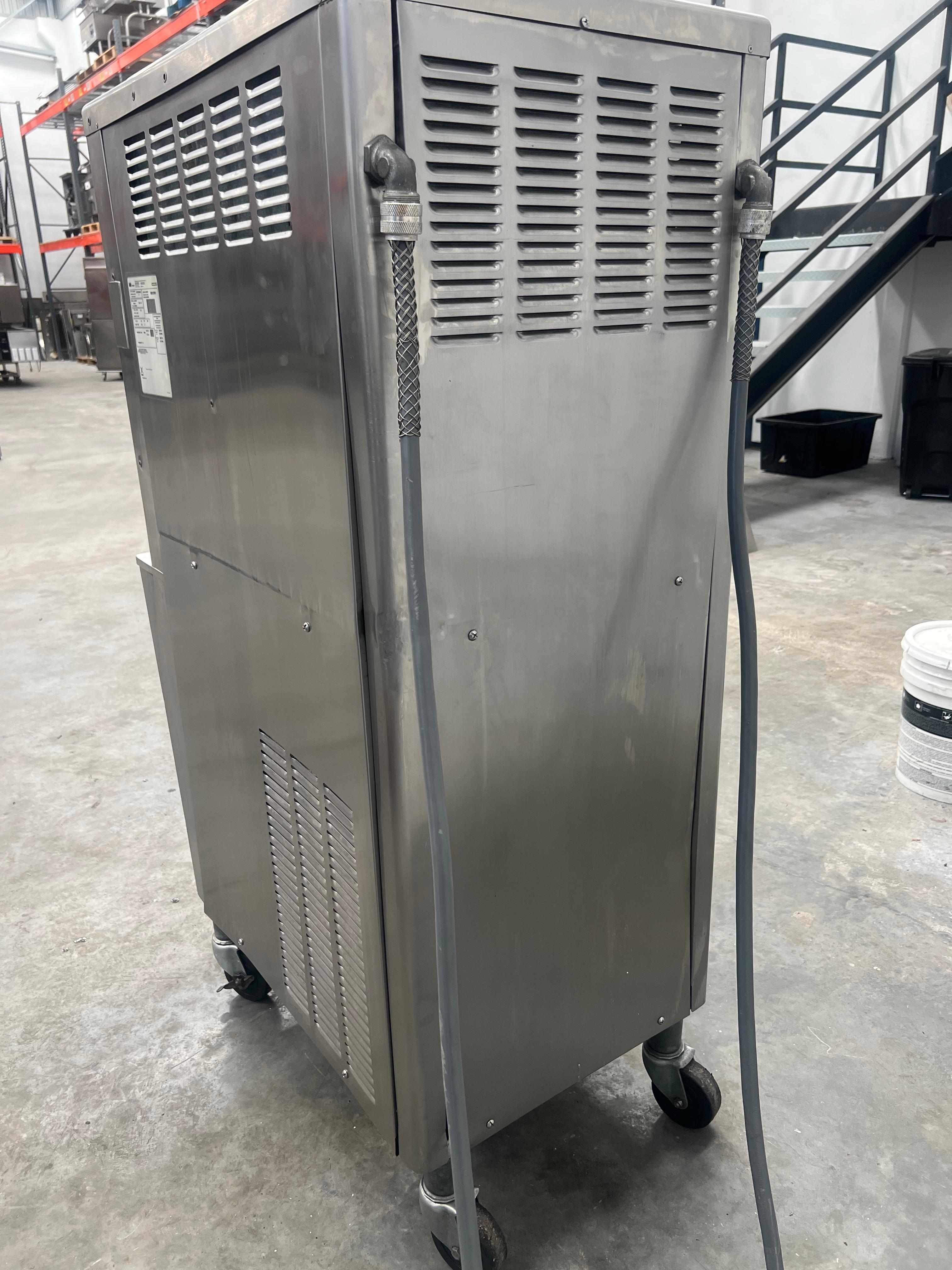 Maquina de Helado Suave Taylor 794-33 (trifásica)